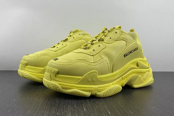 Balenciaga Triple Sneaker 524039 W1FB6 2308