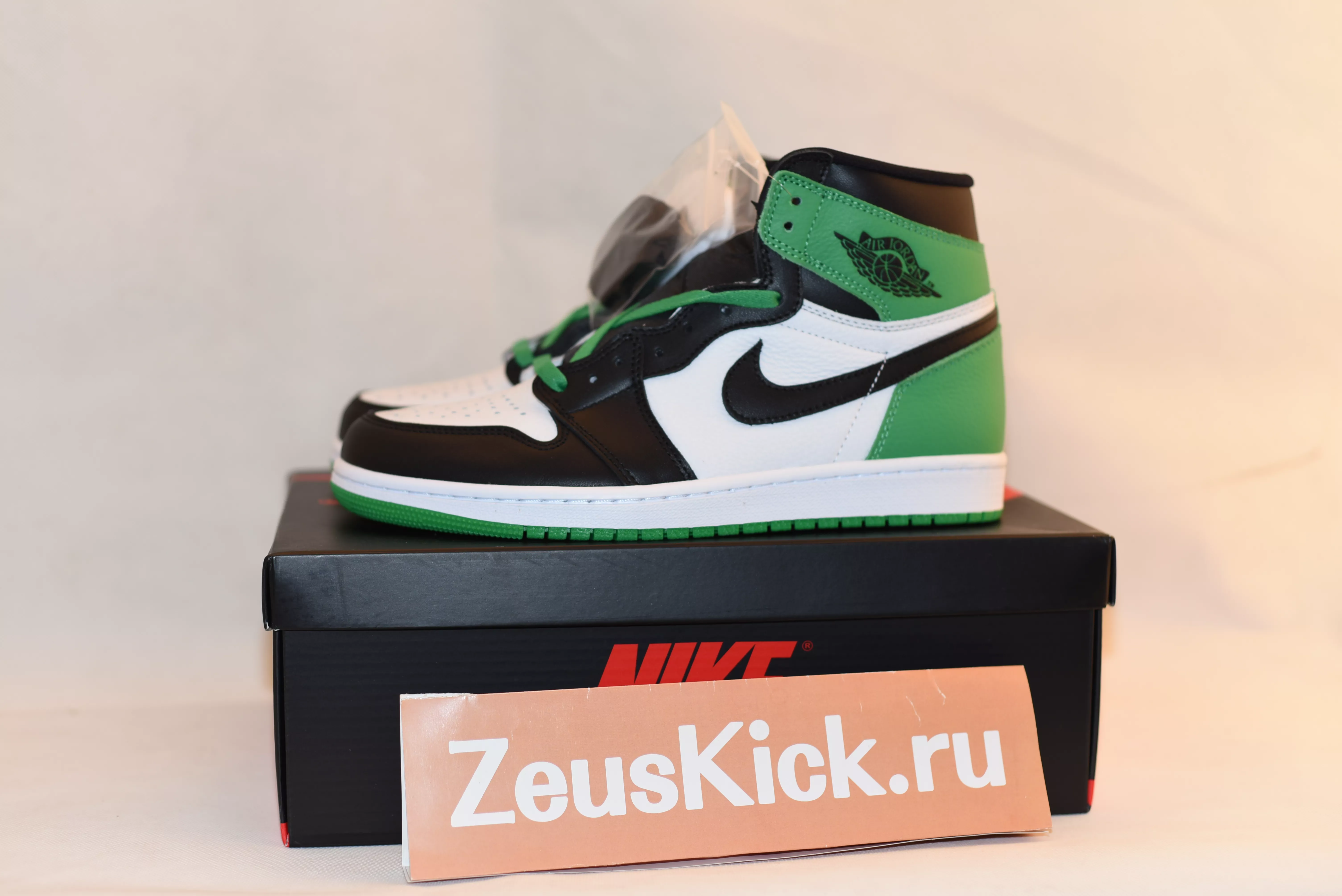 Air Jordan 1 High OG Lucky Green DZ5485-031