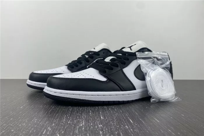 Air Jordan 1 Low Panda DC0774-101