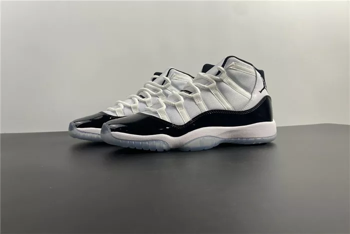 Jordan 11 Retro Concord (2018)