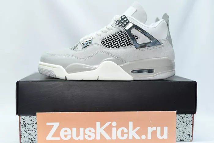 Air Jordan 4 Frozen Moments AQ9129-001