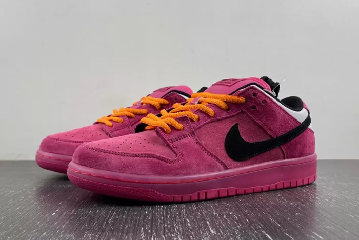 The Powerpuff Girls x Nike SB Dunk Low Buttercup FZ8319-600