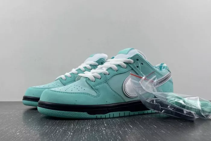 Concepts x TIFFANY CO. x Nike SB Dunk Low BV1310-402